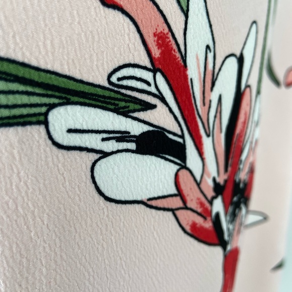 Flowy Summer Flowery Small Blouse - Picture 10 of 10